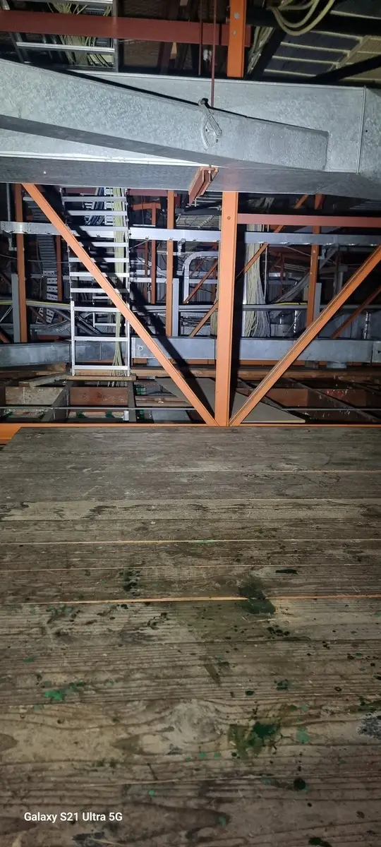 Steel beam and duct crossing in the ceiling void