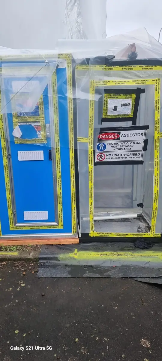 Decontamination unit at the industrial scaffold asbestos job