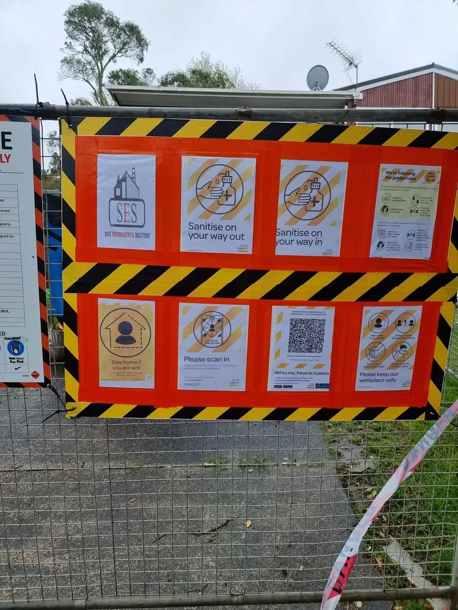 SES site signage board on the fence at a residential asbestos job
