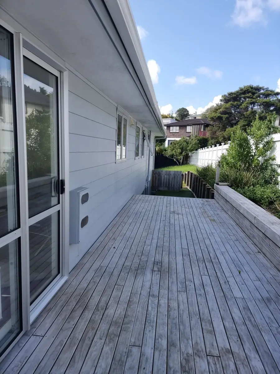Deck of the two-storey house before asbestos removal