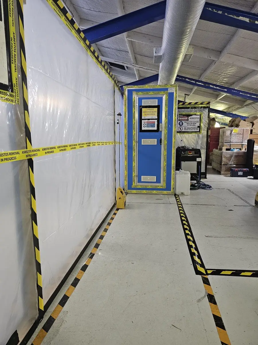 Enclosure corridor and decontamination unit in the warehouse